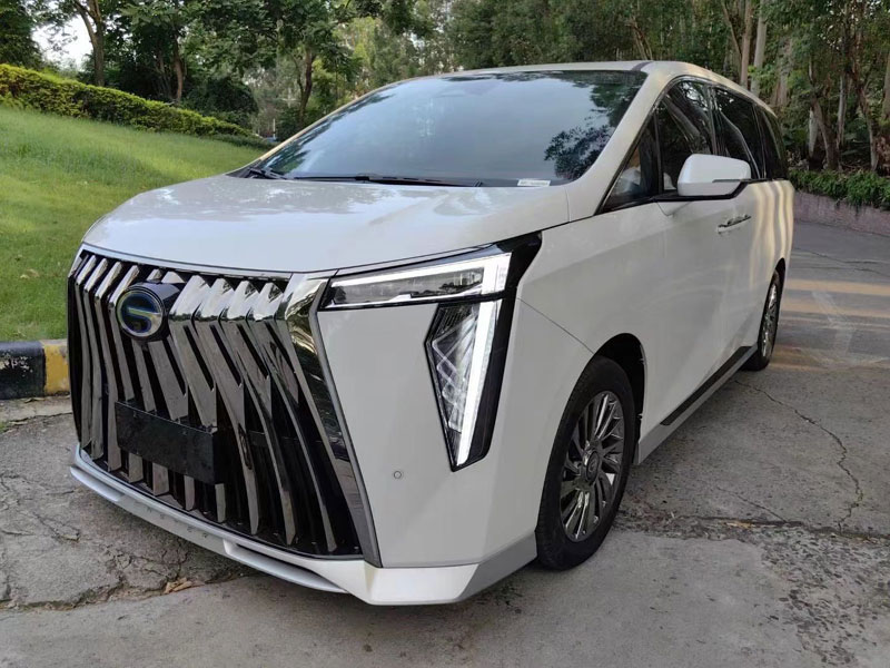 传祺宗师混动至尊版